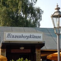 Sommerfest: kühle Getränke und hitzige Gespräche